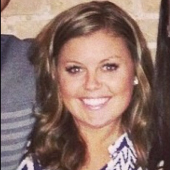 Profile Picture of Anne Datz (@adatzy) on Poshmark