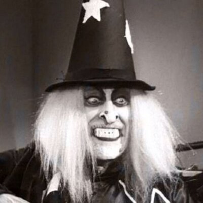 Profile Picture of Frank DeCaro (@FrankRoberts17) on Twitter