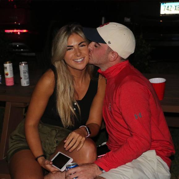 Profile Picture of Seanna Fahey (@sfahey26) on Poshmark