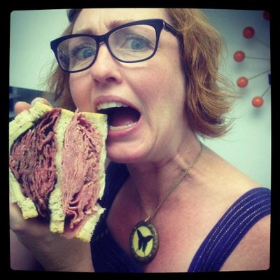 Profile Picture of Sarah Singleton (@undrcovrcaterer) on Twitter