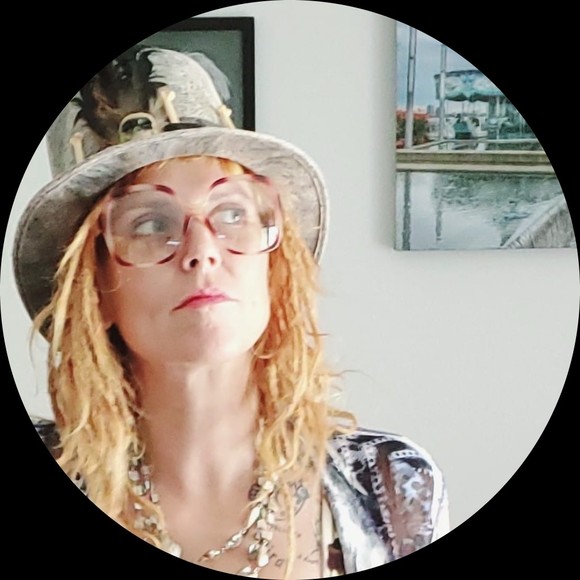 Profile Picture of Jenni Love (@aiion) on Poshmark