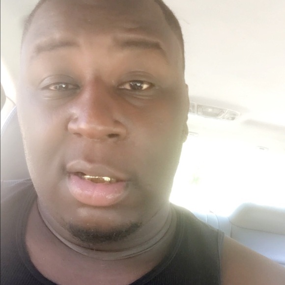 Profile Picture of Sharron Gallion (@lilsgallion) on Poshmark