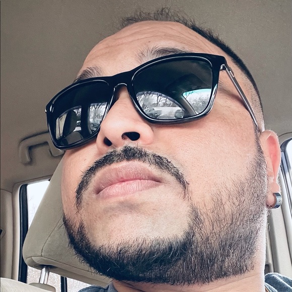 Mitul Champaneri - Poshmark Profile Picture of Mitul Champaneri (@mitulchampaneri) on Poshmark