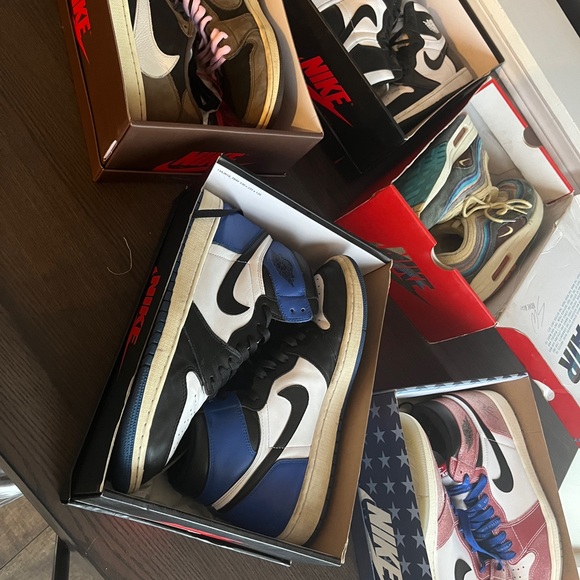 Profile Picture of Peter Tatooles (@hawnteds) on Poshmark