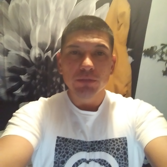 Profile Picture of Brian Mcintire (@brian_elena_sav) on Poshmark