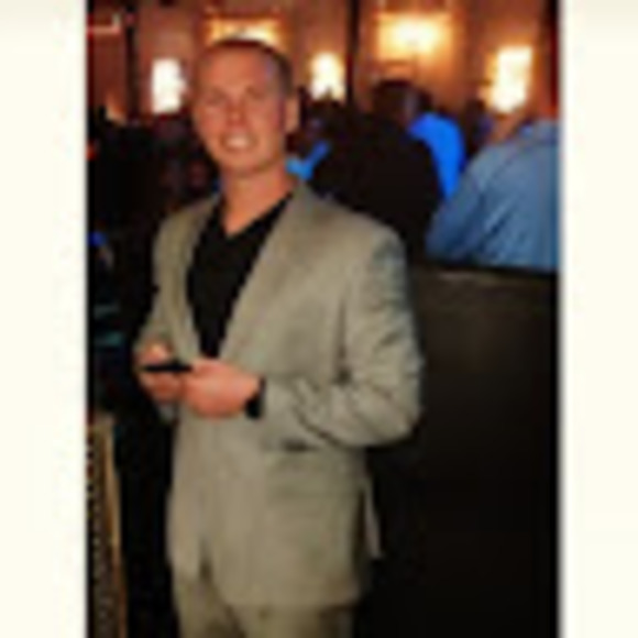 Profile Picture of Daniel Brayley (@danielbrayley) on Poshmark