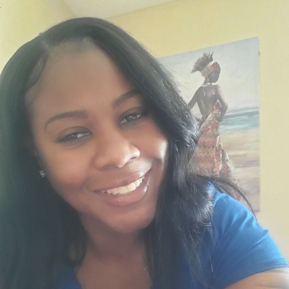 Profile Picture of Kinya Cordy (@kinyalloyd) on Poshmark
