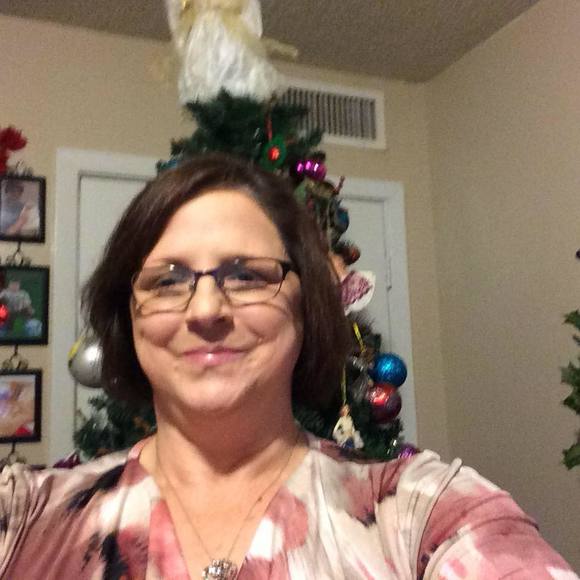 Profile Picture of Celeste Blanchard (@celesida) on Poshmark