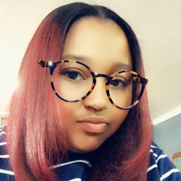 Profile Picture of Ticheonia Hosley (@ticheonia) on Poshmark