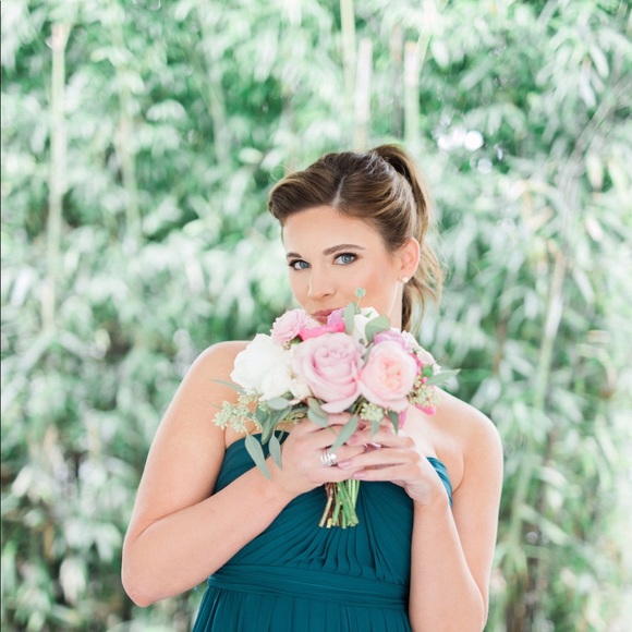 Profile Picture of Sarah Moorer (@sarahmoorer) on Poshmark