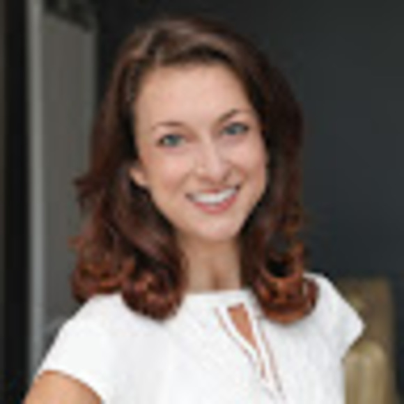 Profile Picture of Stephanie Hyland (@shyland2020) on Poshmark