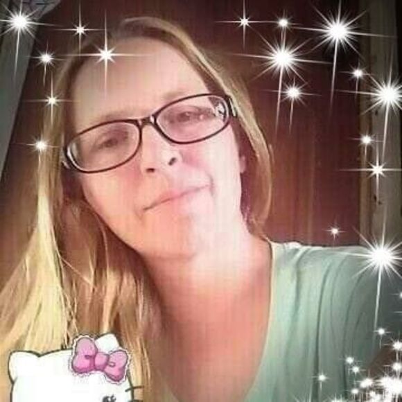 Profile Picture of Christy Diddle (@christydiddle) on Poshmark