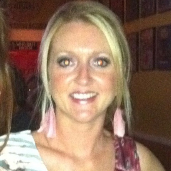 Profile Picture of Tonya Nance (@t_nance) on Poshmark