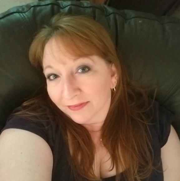 Profile Picture of Jessica Hellmuth (@n00kandcranny) on Poshmark