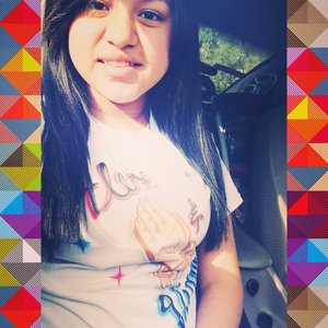 Profile Picture of Vianey Flores (@vianeyflores21) on Myspace