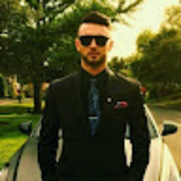 Profile Picture of Michael Godeanu (@mikerg92) on Poshmark