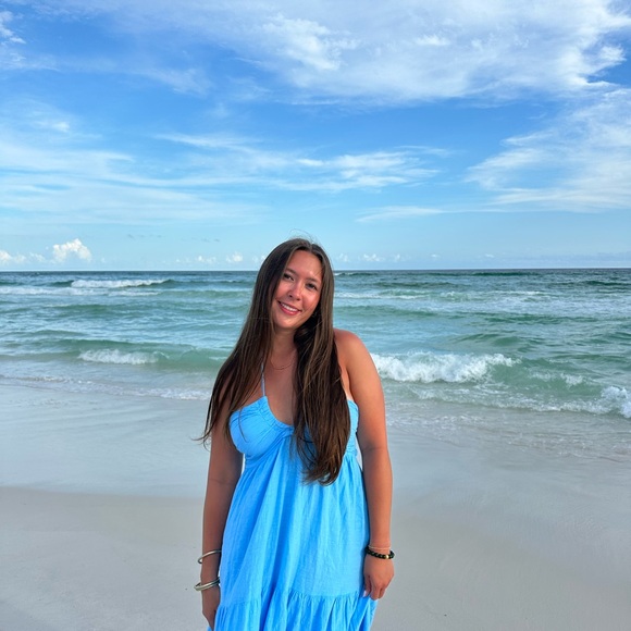 Profile Picture of Noelle Schleider (@noelleschleider) on Poshmark