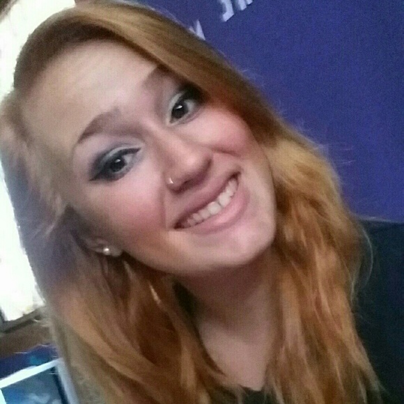 Cassandra Blackshear - Poshmark Profile Picture of Cassandra Blackshear (@blahblah9555) on Poshmark