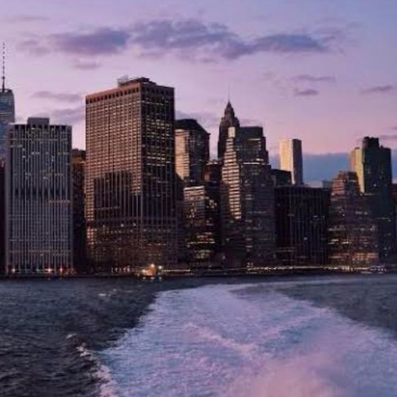 Profile Picture of Bella Lucas (@bellalucas896) on Poshmark