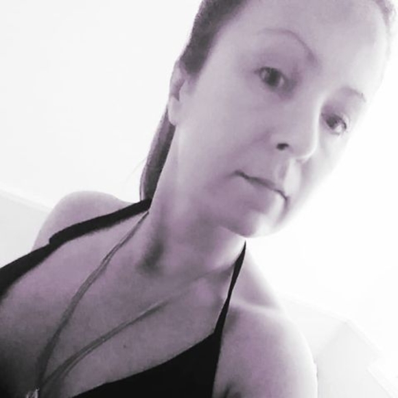 Profile Picture of Cathy Robert (@4i_) on Poshmark