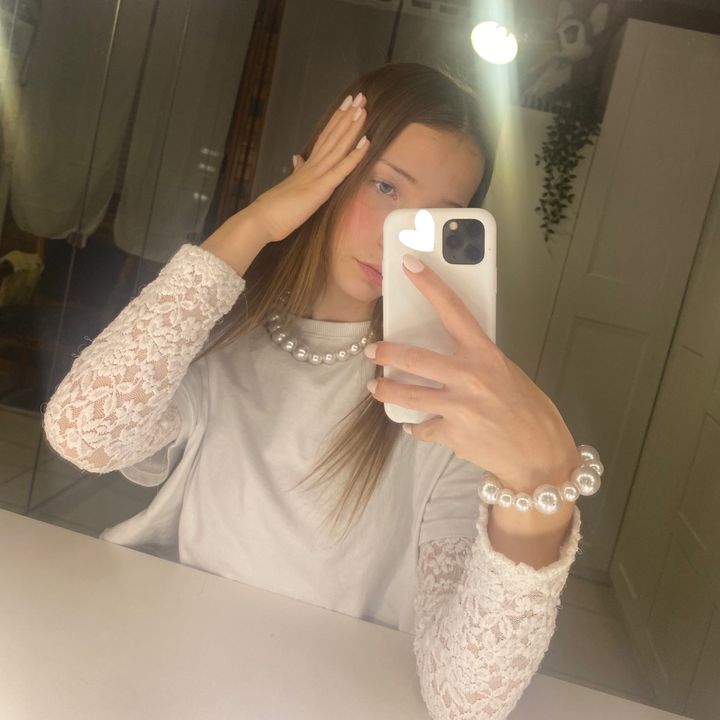 Profile Picture of 𝐋 𝐀 𝐔 𝐑 𝐀 𝐍 𝐄 🎀 (@laurane_lrd) on Tiktok