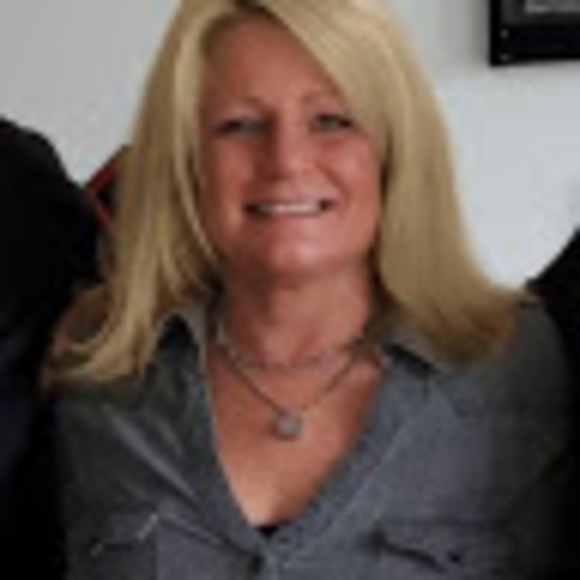Profile Picture of Colleen Veltri (@tatts4444) on Poshmark