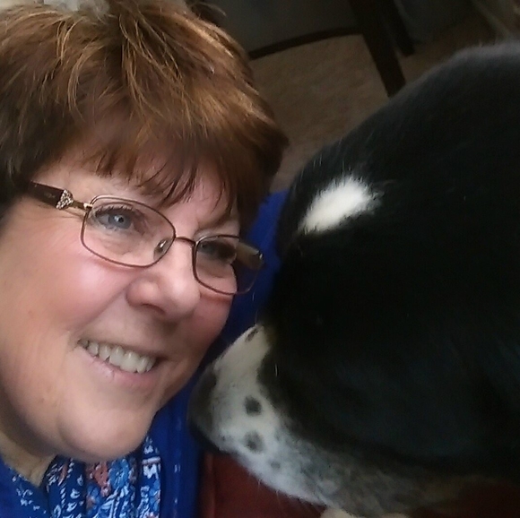 Profile Picture of Cheryl Kinkelaar (@ckinkelaar) on Poshmark