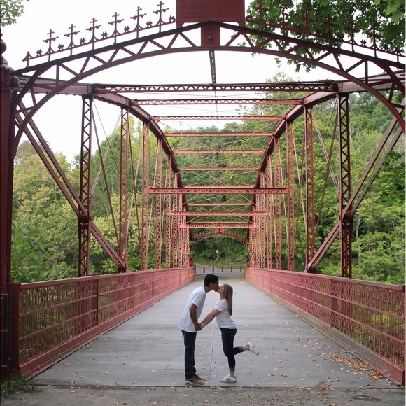 Profile Picture of Raven Nazaruk (@ravennashleyy) on Poshmark