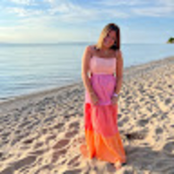 Profile Picture of Ava Tuschman (@avatuschman3) on Poshmark