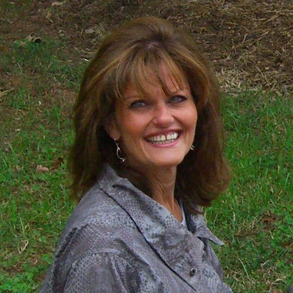 Profile Picture of Lisa Panepinto (@lisapanepinto) on Poshmark