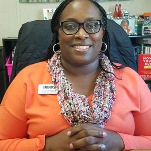 Profile Picture of Stephanie Lindstrom (@srlindstrom) on Twitter