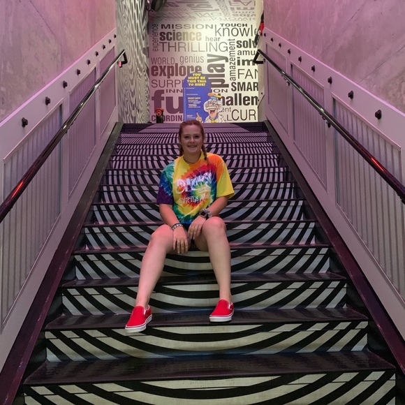 Profile Picture of Laikyn Teasley (@reese2003) on Poshmark