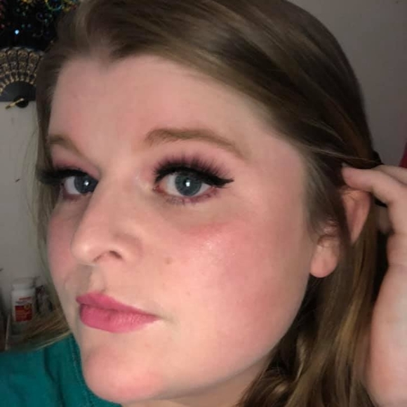 Profile Picture of Jessica Kirby (@jessicakirby3) on Poshmark