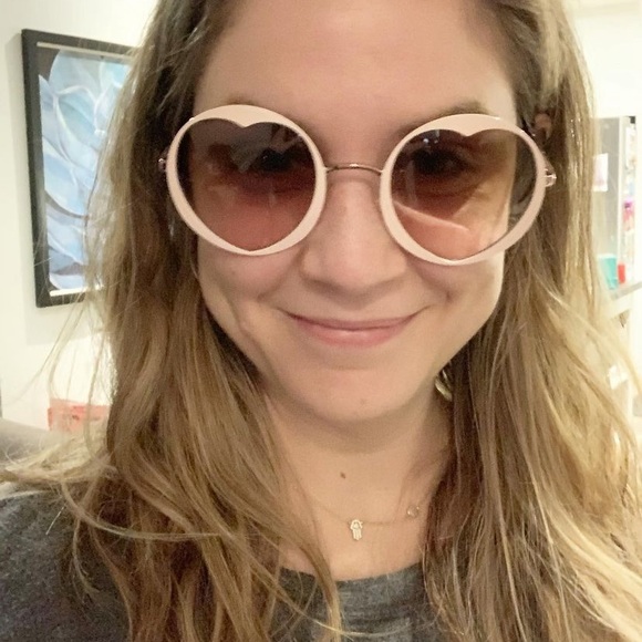 Maria Roche - Poshmark Profile Picture of Maria Roche (@mariaroche) on Poshmark