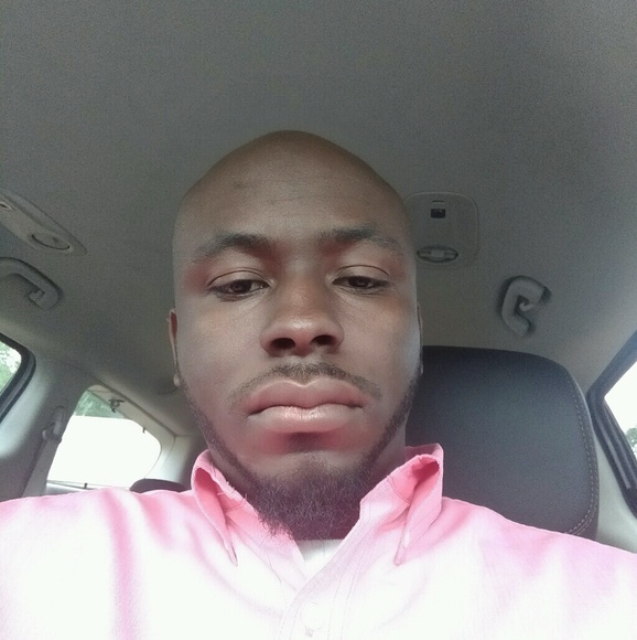 Profile Picture of Floyd Davis (@floyd77) on Poshmark