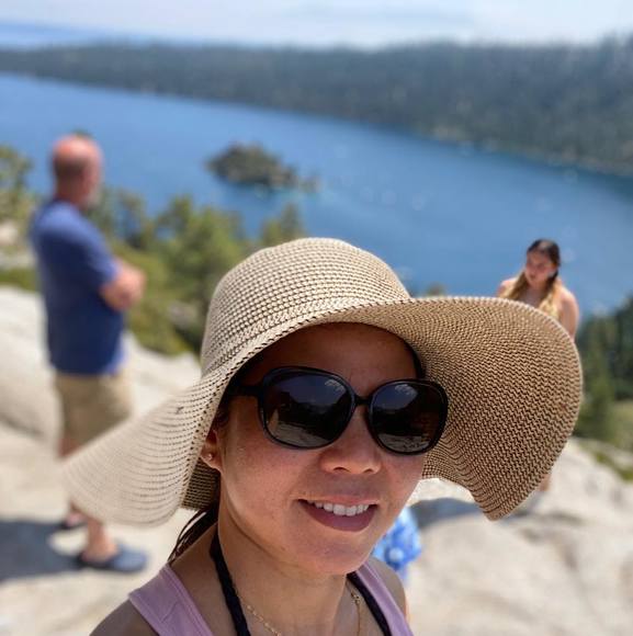 Profile Picture of Benjamas Lekashman (@lekash43) on Poshmark