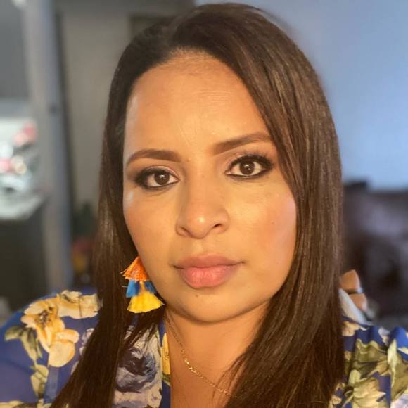 Profile Picture of Nayeli Anacleto (@nayelianacleto) on Poshmark