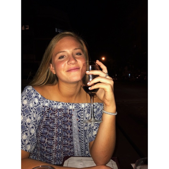 Profile Picture of Ella Freihofer (@ellafreihofer) on Poshmark