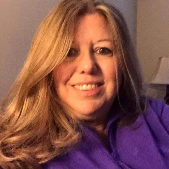 Linda Tscherne - Poshmark Profile Picture of Linda Tscherne (@ltscherne) on Poshmark