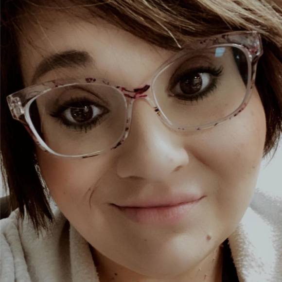 Profile Picture of Whitney Gambrall (@whitneygambrall) on Poshmark