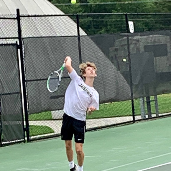 Profile Picture of Alex Barber (@alexbarber11223) on Poshmark