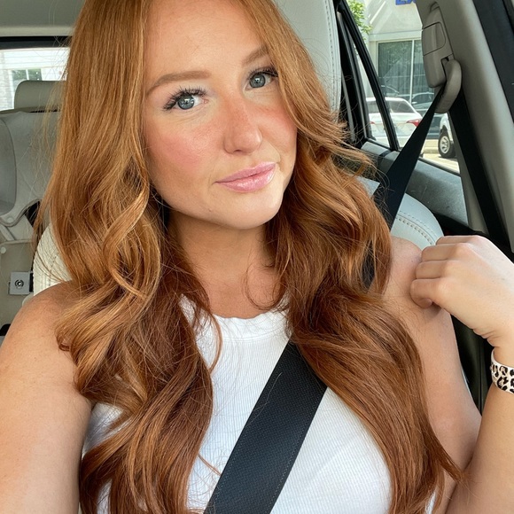 Profile Picture of Paige Watson (@paigewatson192) on Poshmark