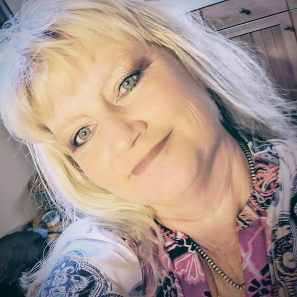 Profile Picture of Betsy Blayney page (@crazycowgrl) on Poshmark