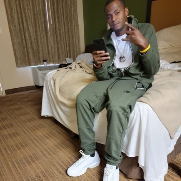 Profile Picture of Jamon Johnson (@jamon_johnson) on Poshmark