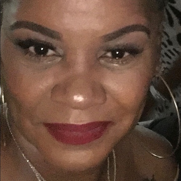 Profile Picture of Ruby Lawson (@rubylawson) on Poshmark