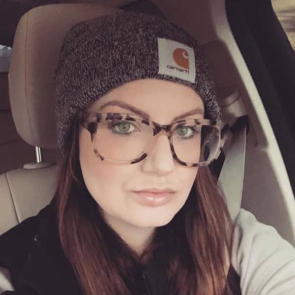 Profile Picture of Candace Mackey (@mcmackey) on Poshmark