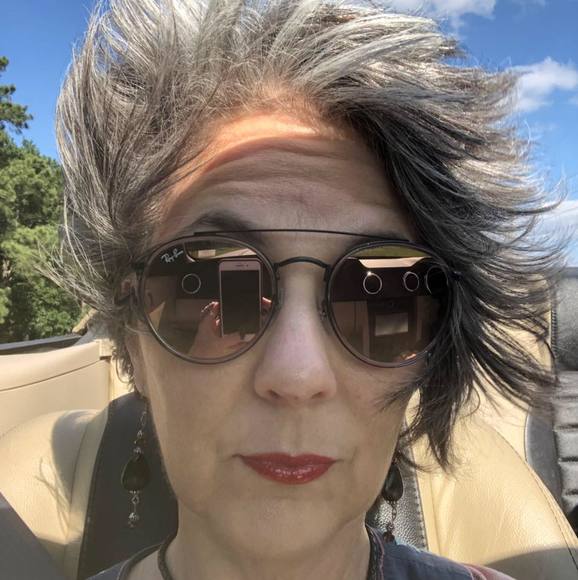 Profile Picture of Cheryl Reader-graulty (@missmeztx) on Poshmark