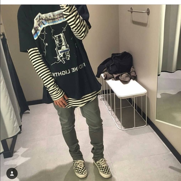 Profile Picture of Nick Holmes (@holmesn) on Poshmark