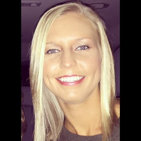Profile Picture of Melissa Atkins (@matkins18) on Poshmark