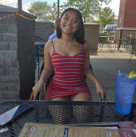 Profile Picture of Alyssa Shaw (@alyssashaw570) on Poshmark
